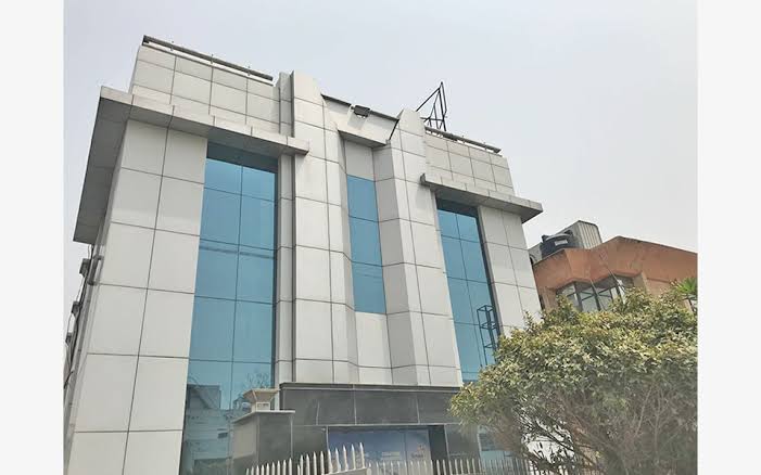 Independent Building On Rent Area 15000 Feet